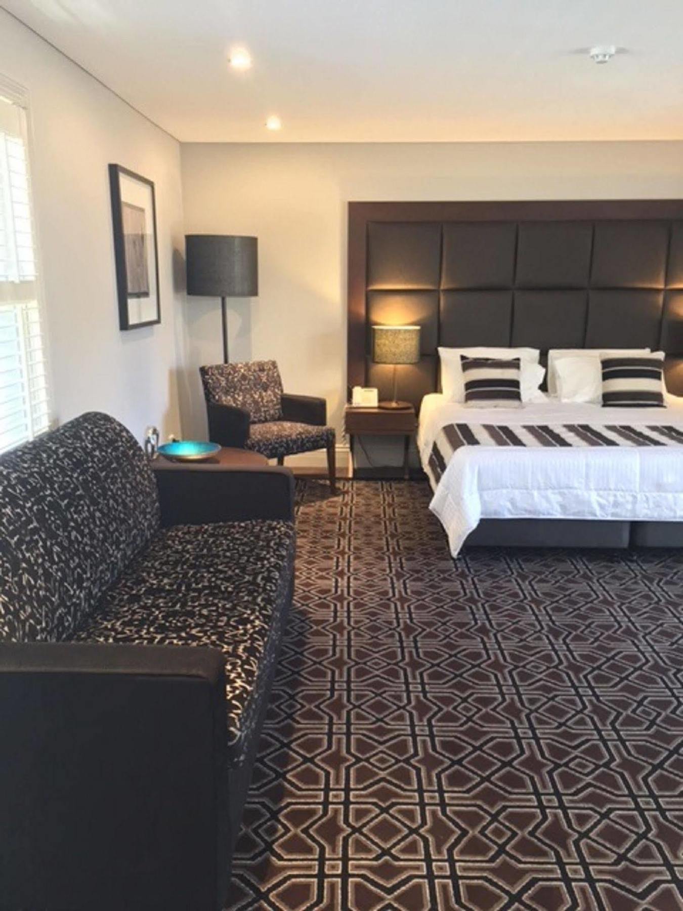 Avonmore On The Park Boutique Hotel