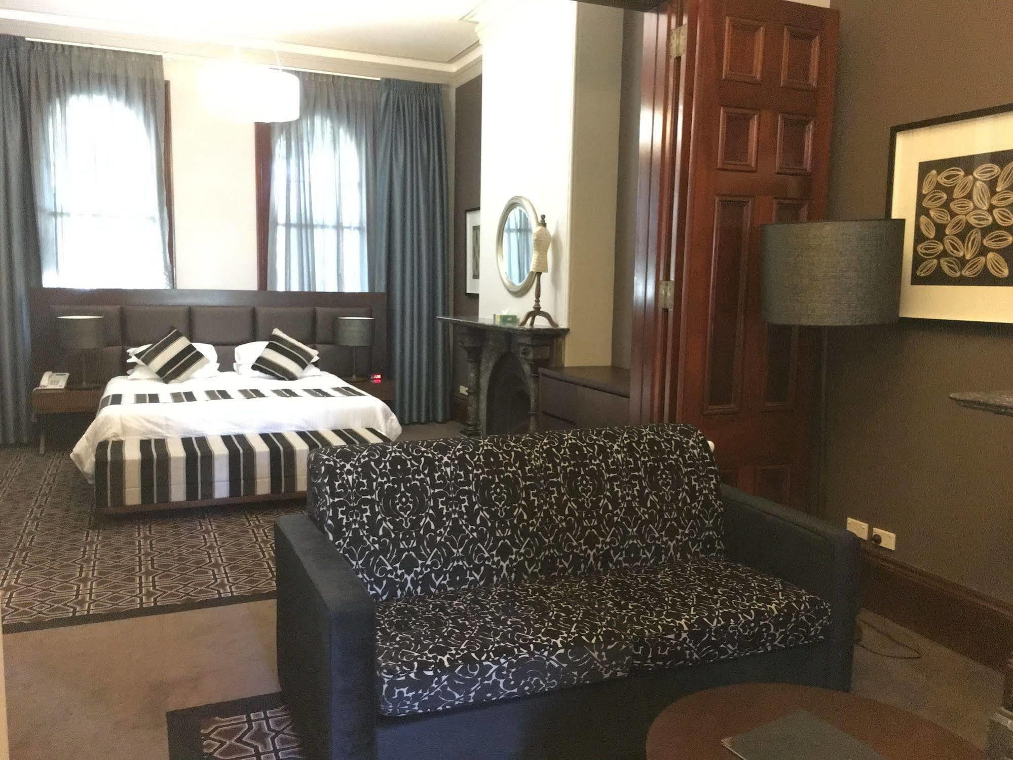 Avonmore On The Park Boutique Hotel 4*